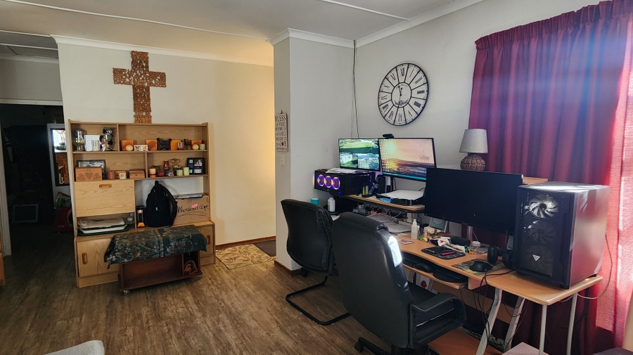 2 Bedroom Property for Sale in Napier Western Cape